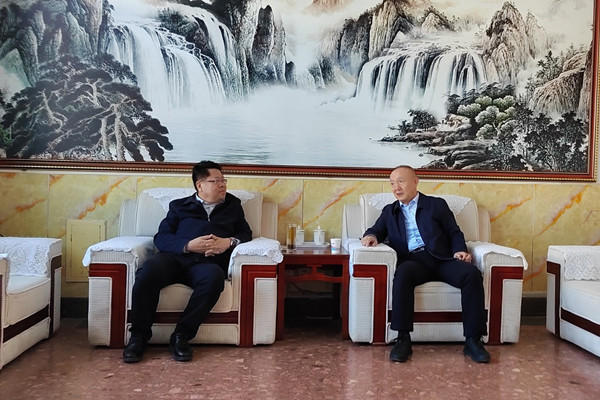 忻州神達(dá)能源集團(tuán)有限公司董事長(zhǎng)董克與忻州市能源局黨組書(shū)記、局長(zhǎng)呂曉剛一行舉行會(huì)談